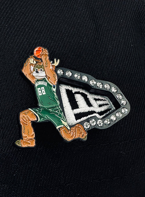 Pro Specialties Group Dunking Bango Milwaukee Bucks Hat Pin - Image 2