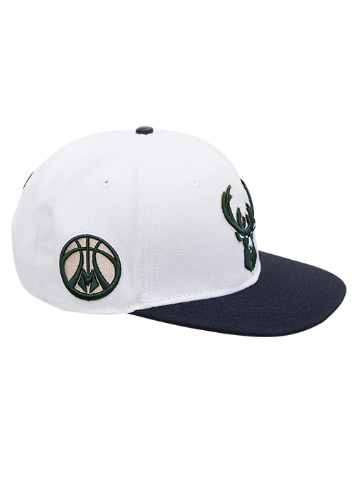 Pro Standard Classic Wool White Milwaukee Bucks Snapback Hat - Image 4